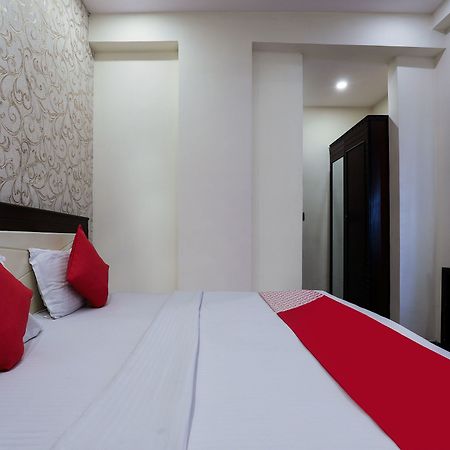 Oyo 16539 Grand Sandarshini Inn Hyderabad Eksteriør bilde