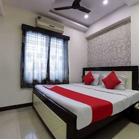 Oyo 16539 Grand Sandarshini Inn Hyderabad Eksteriør bilde