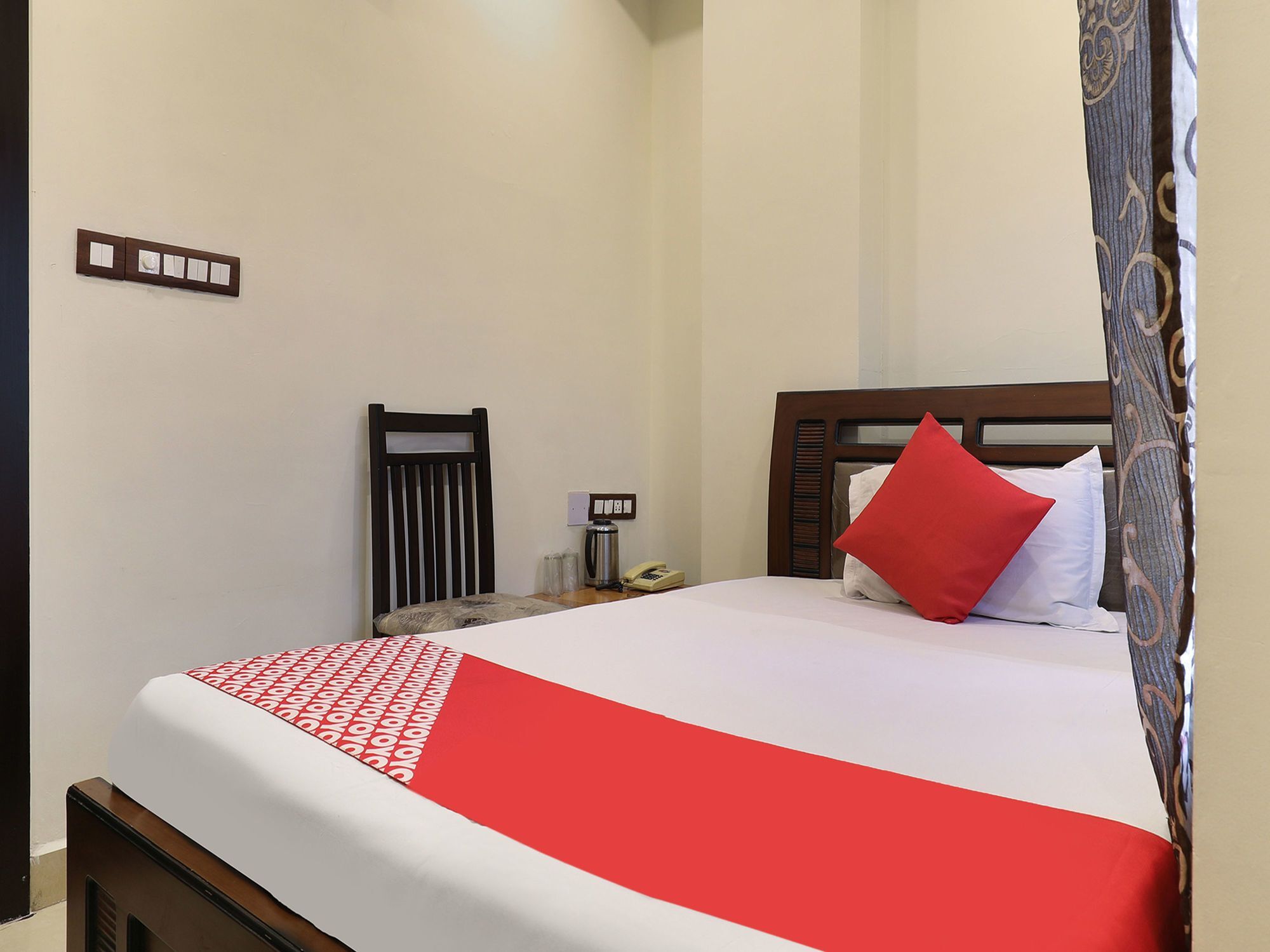 Oyo 16539 Grand Sandarshini Inn Hyderabad Eksteriør bilde