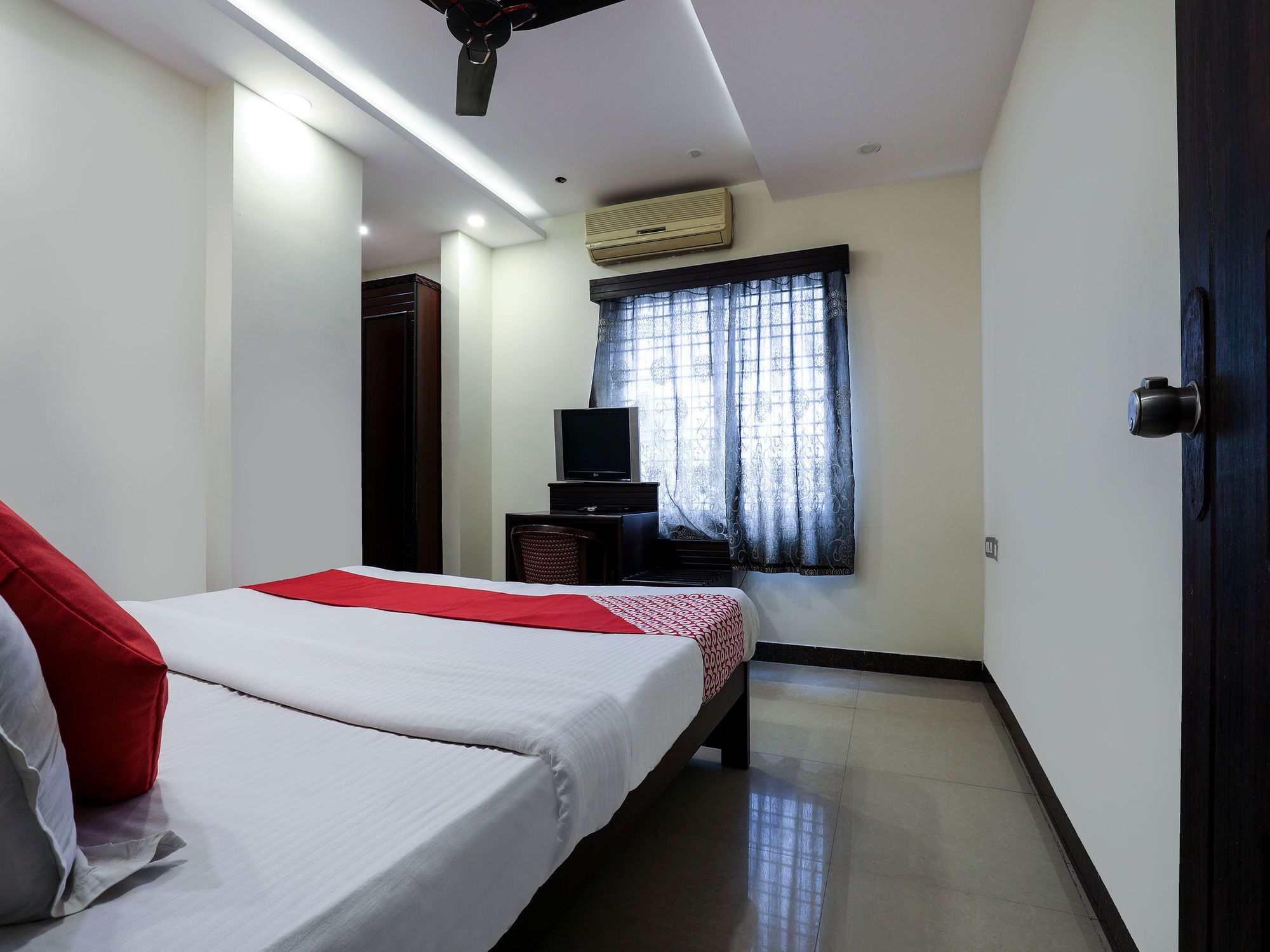 Oyo 16539 Grand Sandarshini Inn Hyderabad Eksteriør bilde
