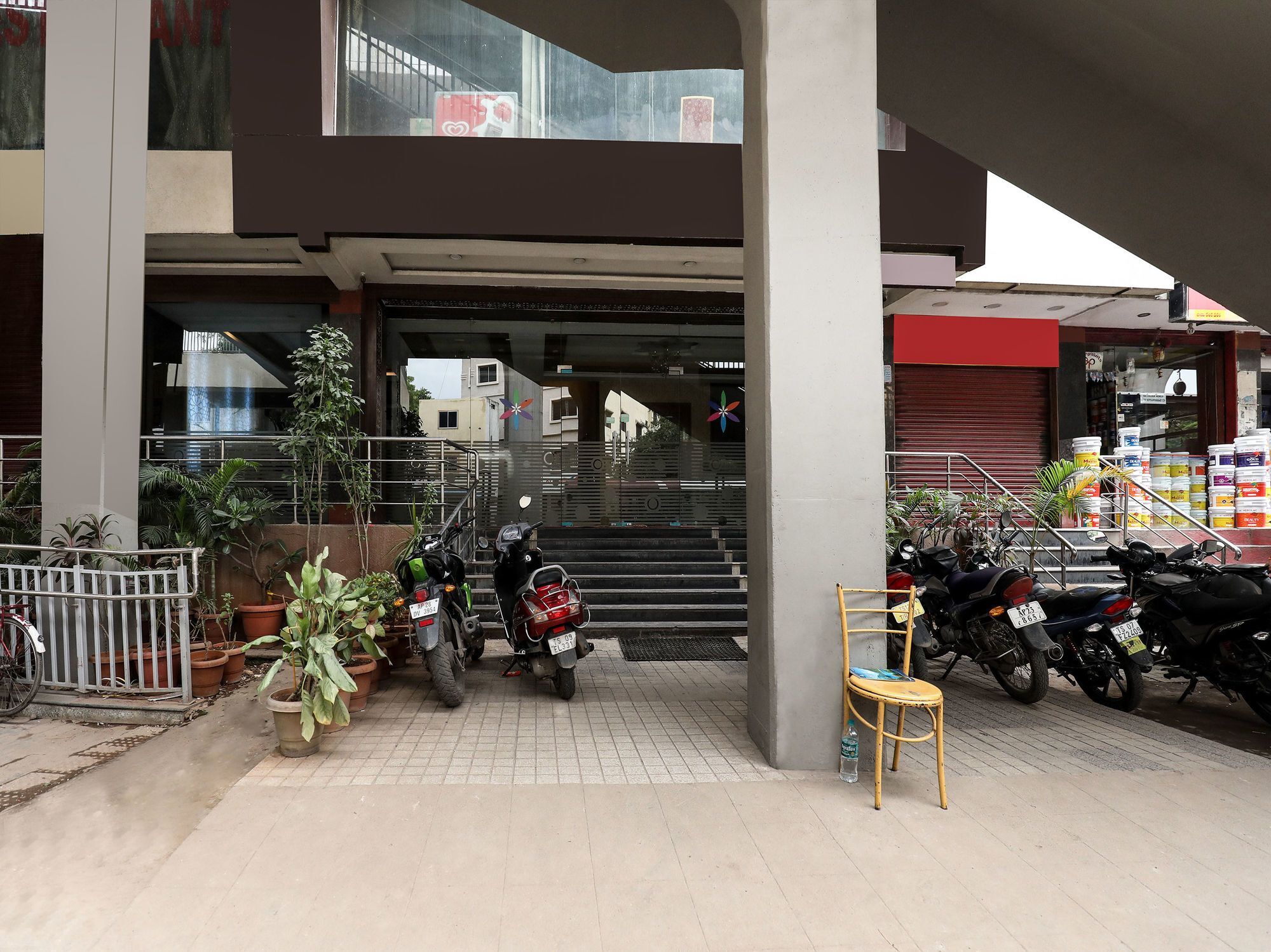 Oyo 16539 Grand Sandarshini Inn Hyderabad Eksteriør bilde