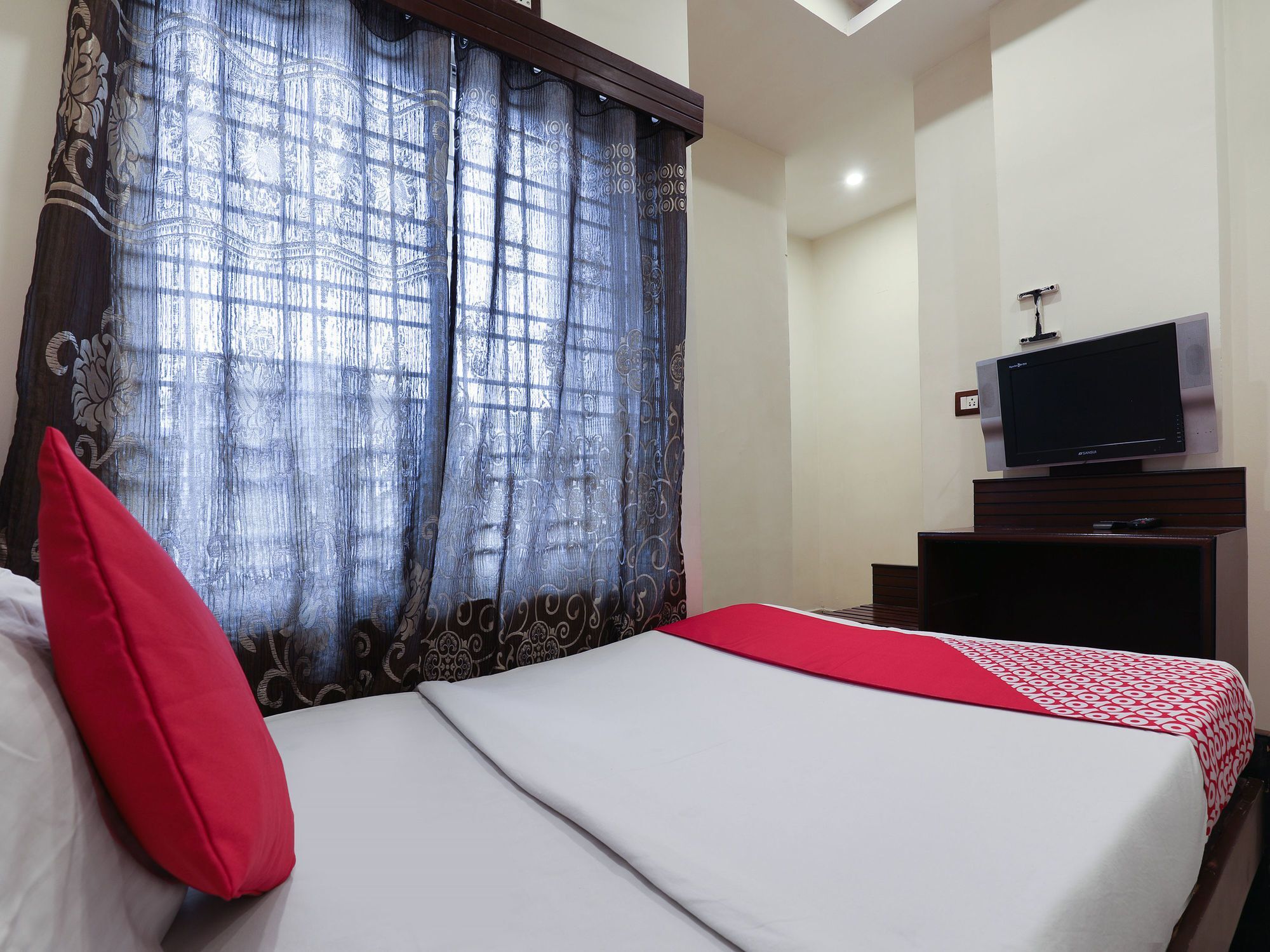 Oyo 16539 Grand Sandarshini Inn Hyderabad Eksteriør bilde