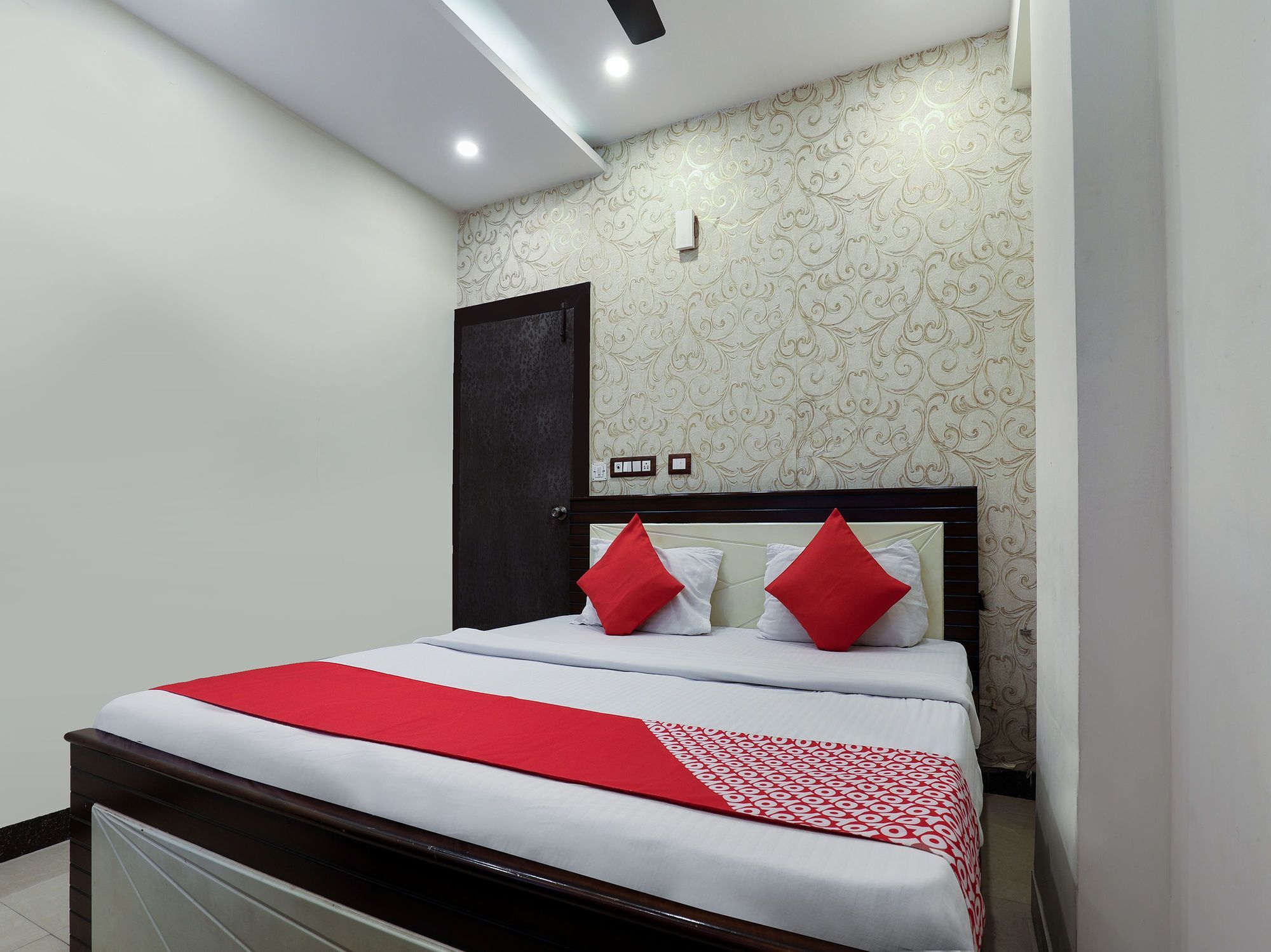 Oyo 16539 Grand Sandarshini Inn Hyderabad Eksteriør bilde